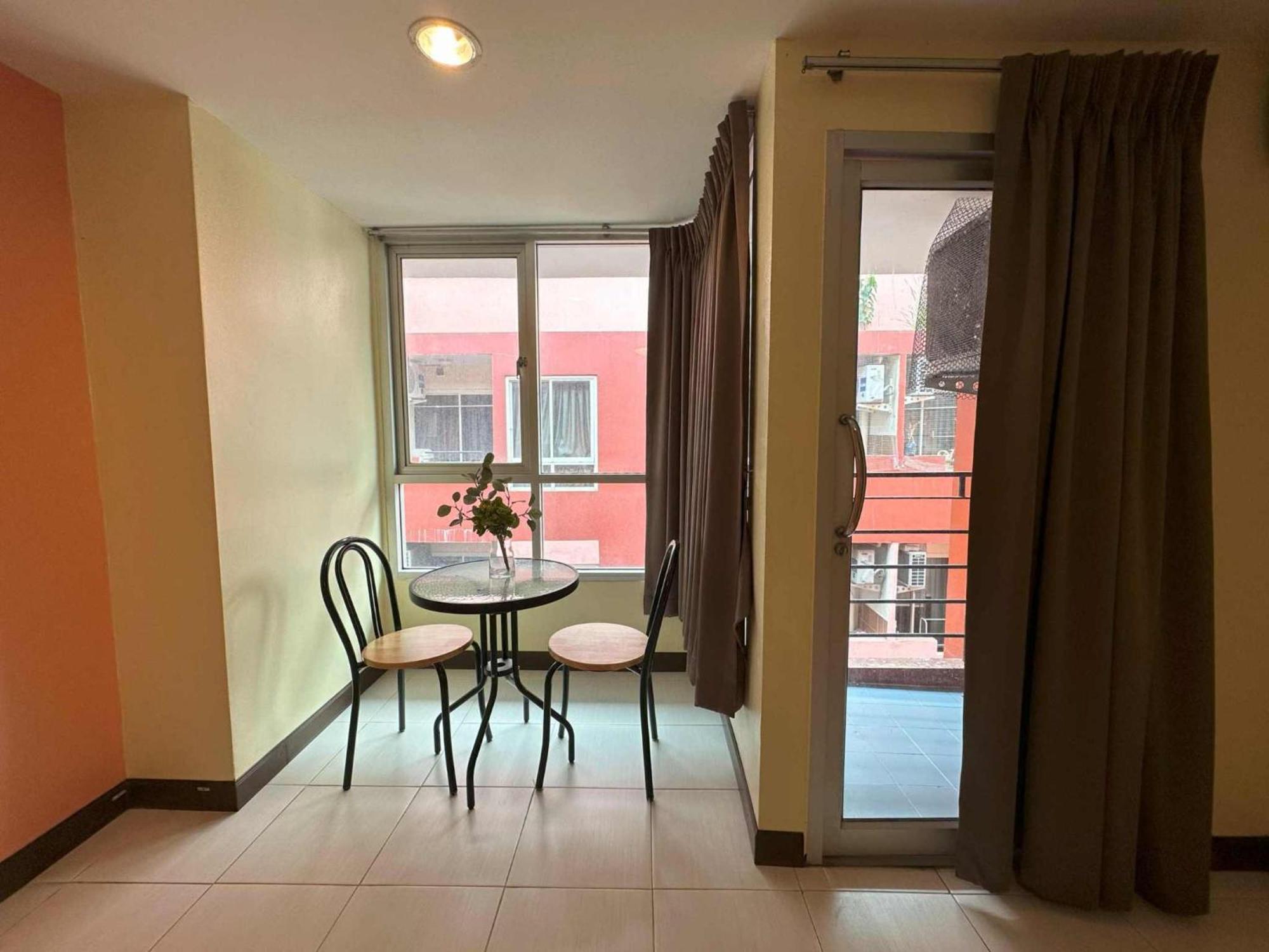 Aryan Suites Hotel Bangkok Eksteriør billede